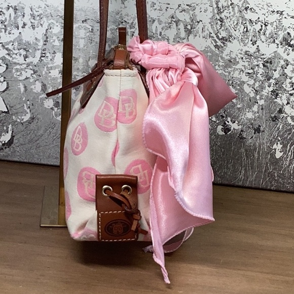 Dooney & Bourke Y2K Pink and Cream Canvas with Brown Leather Trim - Picture 6 of 16